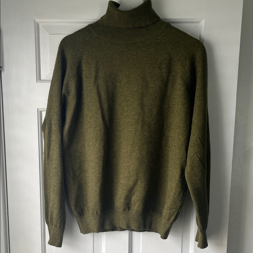 Olive Green Turtleneck Sweater M
